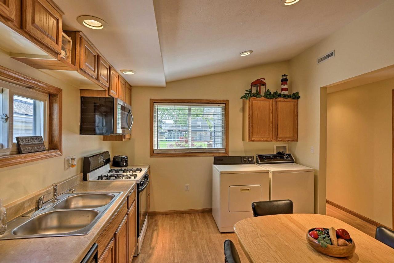 Home With Lake-View Deck By Camp Perry And Magee Marsh Port Clinton Exterior foto
