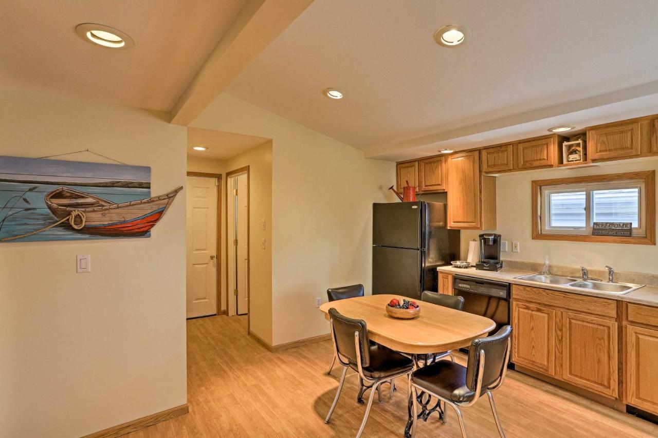 Home With Lake-View Deck By Camp Perry And Magee Marsh Port Clinton Exterior foto